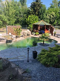 Pool im Garten